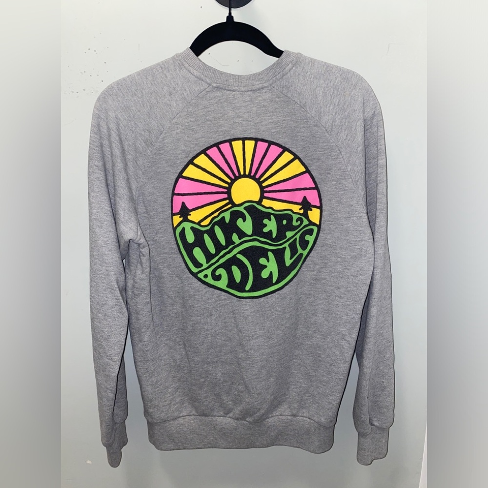 Hikerdelic Long Sleeve Crewneck Sweatshirt Men’s Size Medium Gray